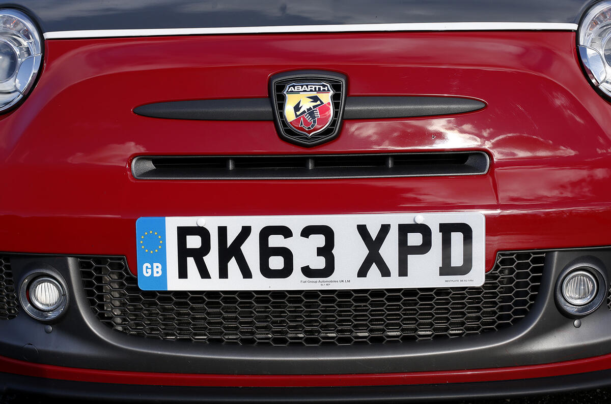 Fiat Abarth 595 front grille