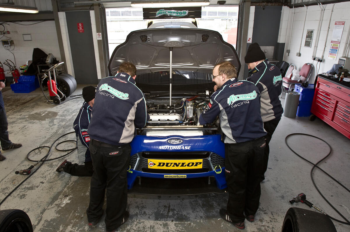 How to build a British Touring Car racer