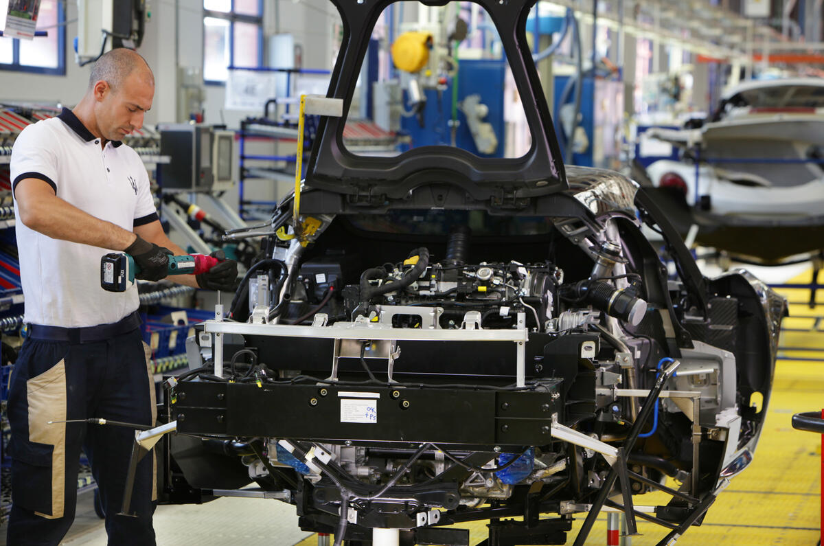 Alfa Romeo 4C production process revealed