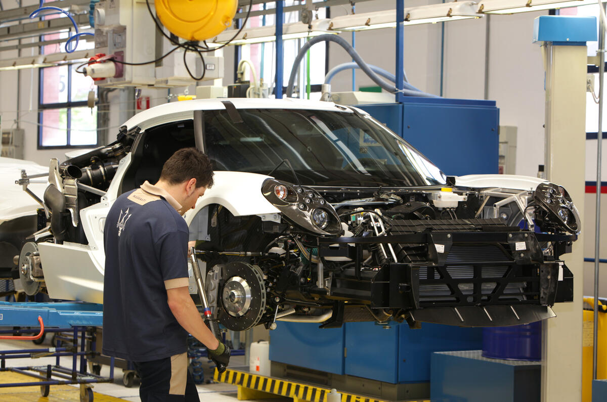 Alfa Romeo 4C production process revealed