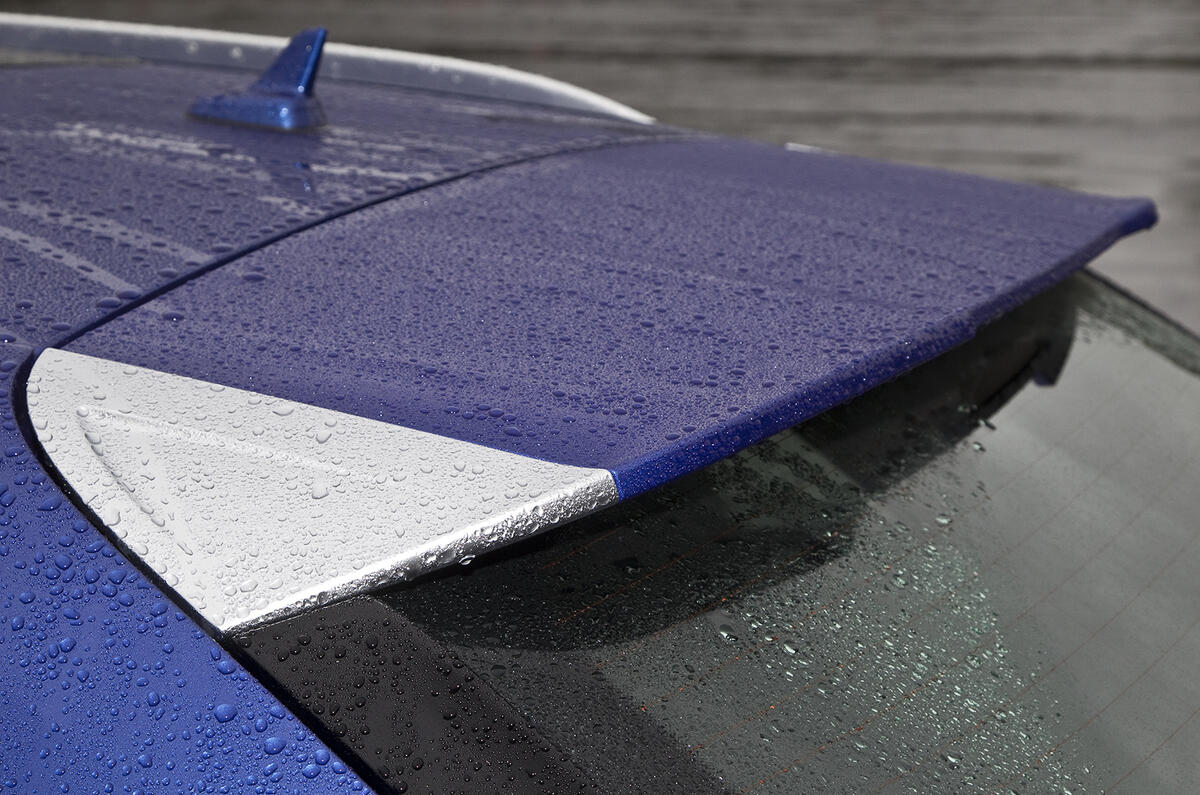 Audi RS Q3 roof spoiler