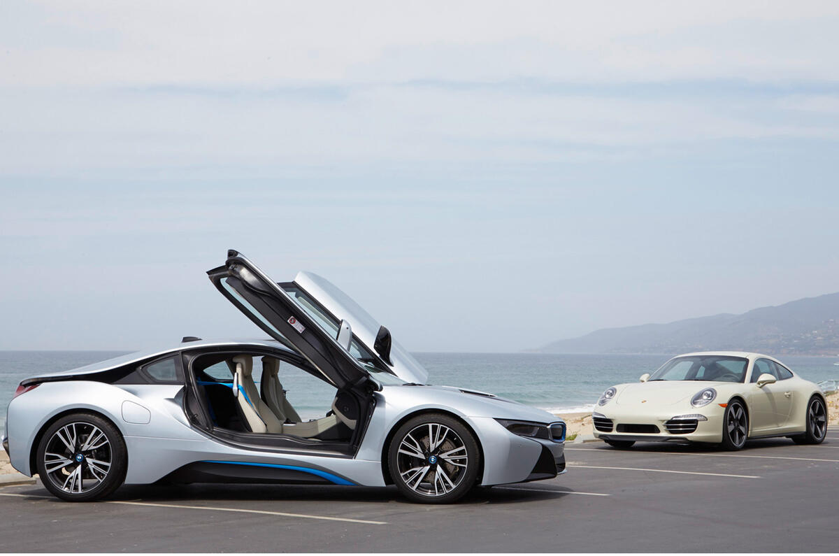Comparison: new BMW i8 vs Porsche 911