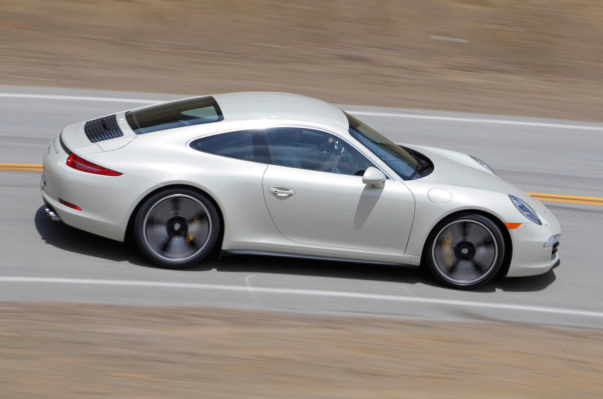 Comparison: new BMW i8 vs Porsche 911