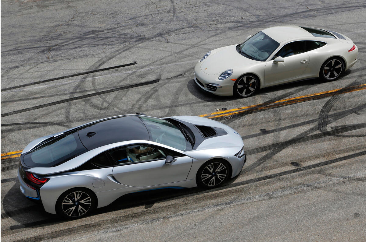 Comparison: new BMW i8 vs Porsche 911