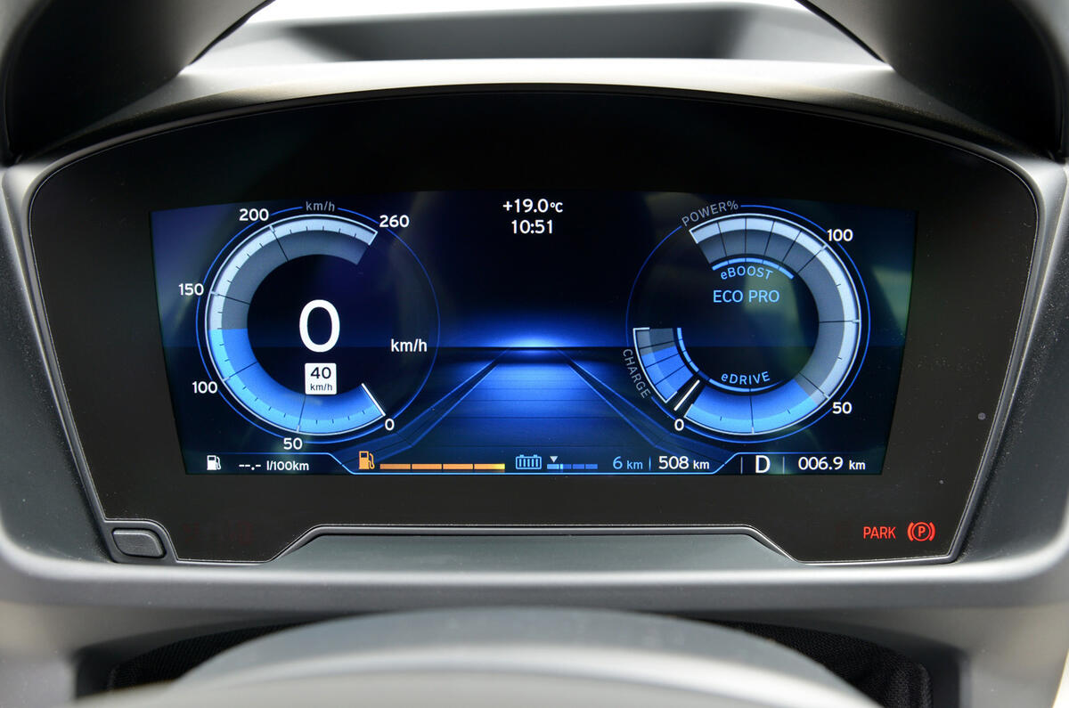 Comparison: new BMW i8 vs Porsche 911