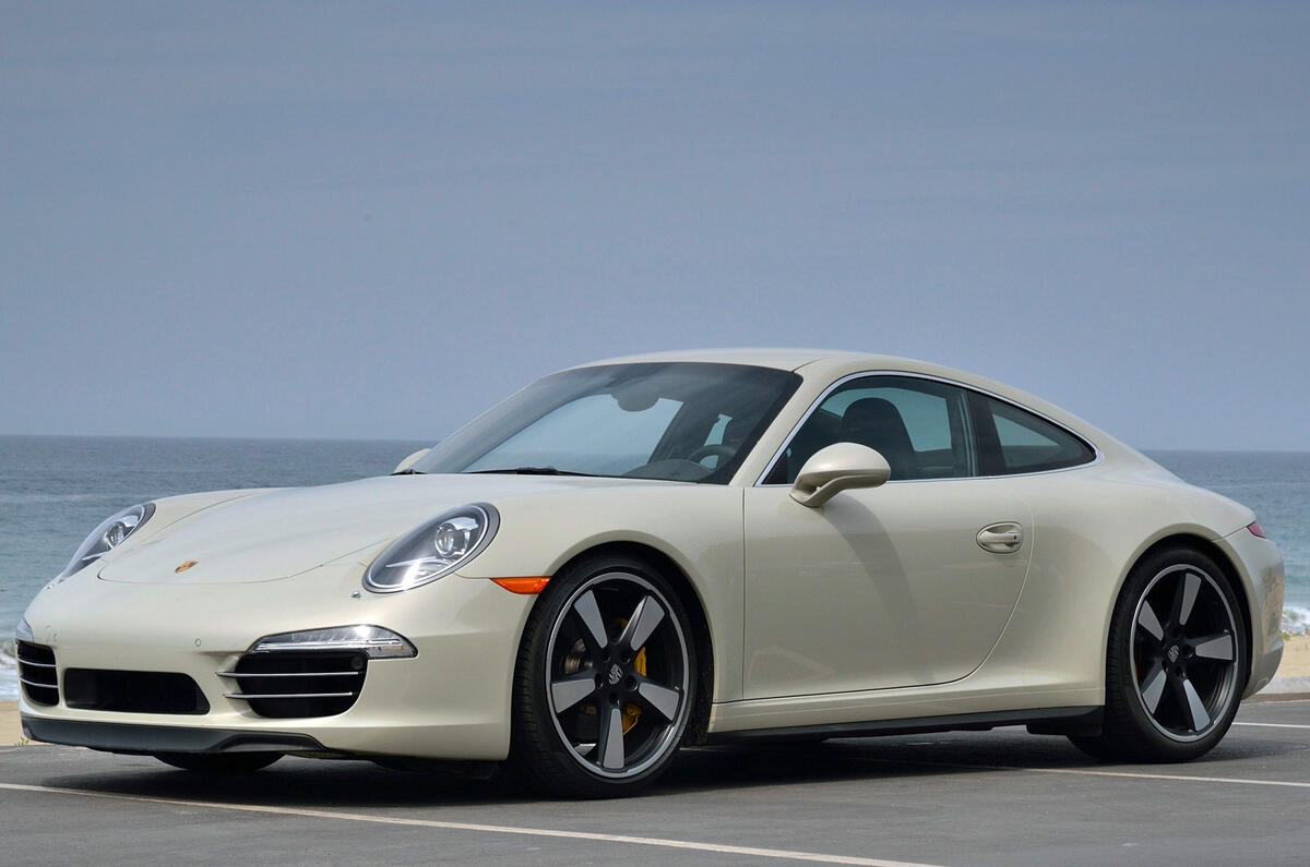 Comparison: new BMW i8 vs Porsche 911