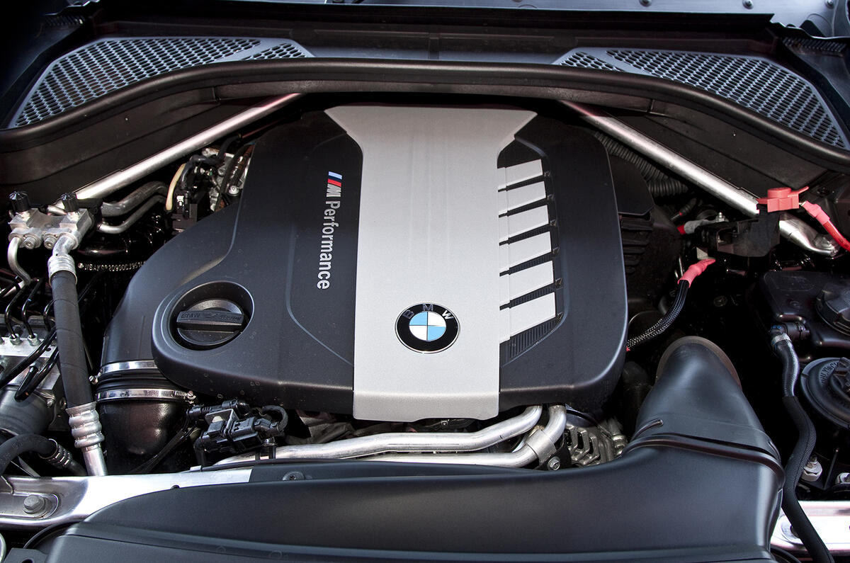 Triple-turbo diesel BMW X5 M50d