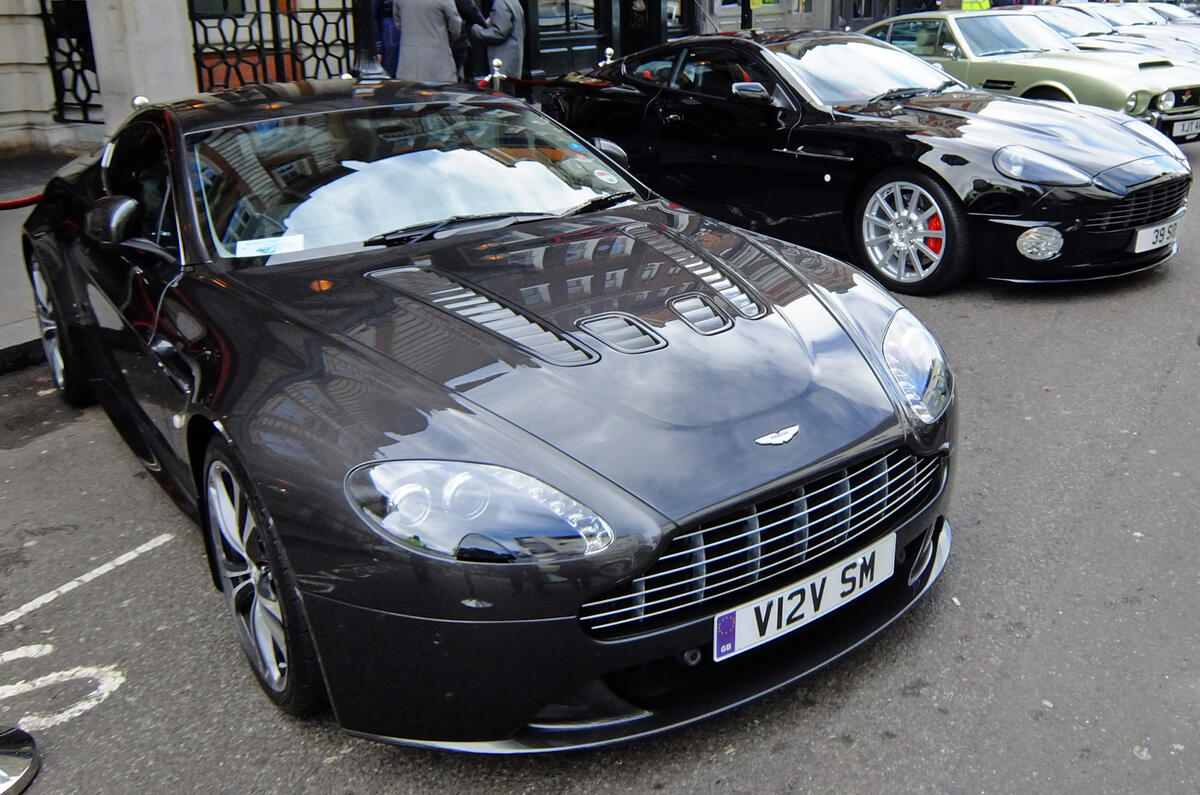 Bond in Motion - picture special