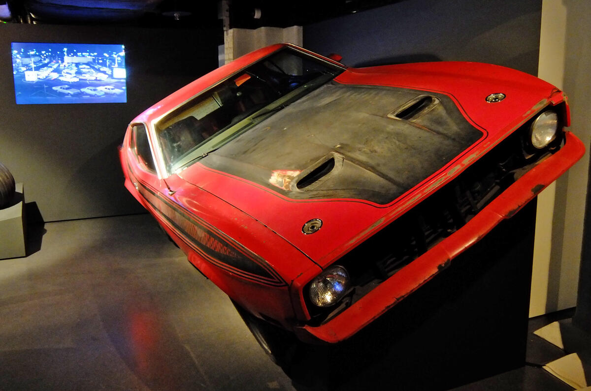 Bond in Motion - picture special