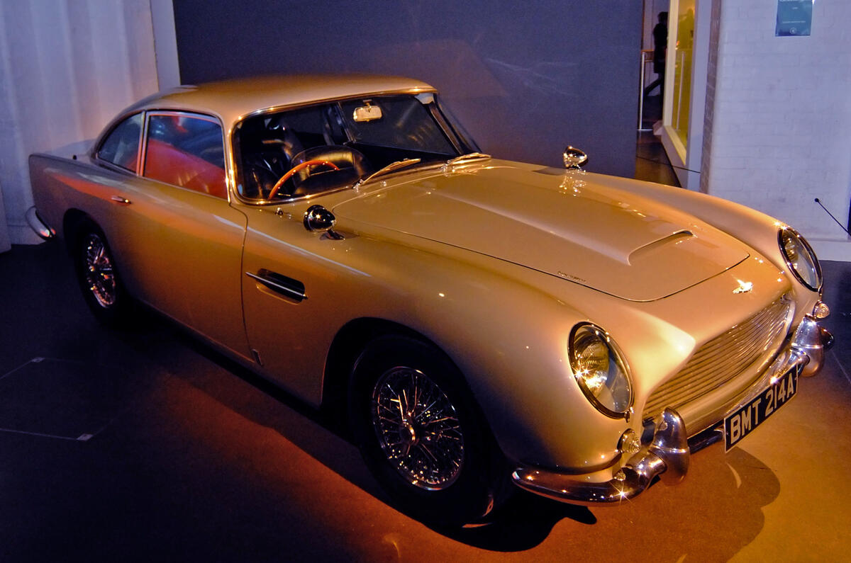 Bond in Motion - picture special