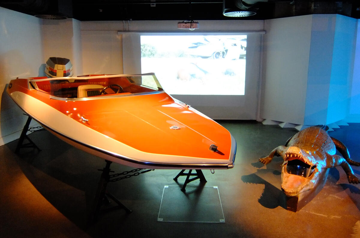 Bond in Motion - picture special