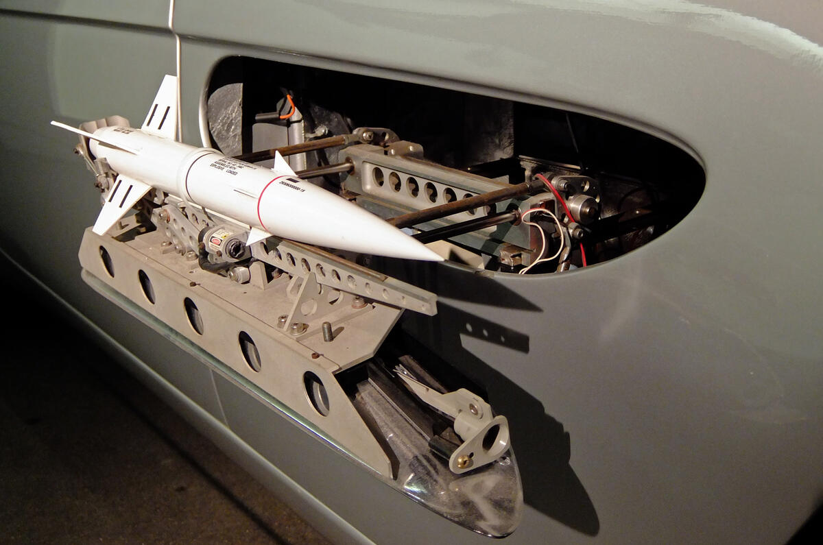 Bond in Motion - picture special