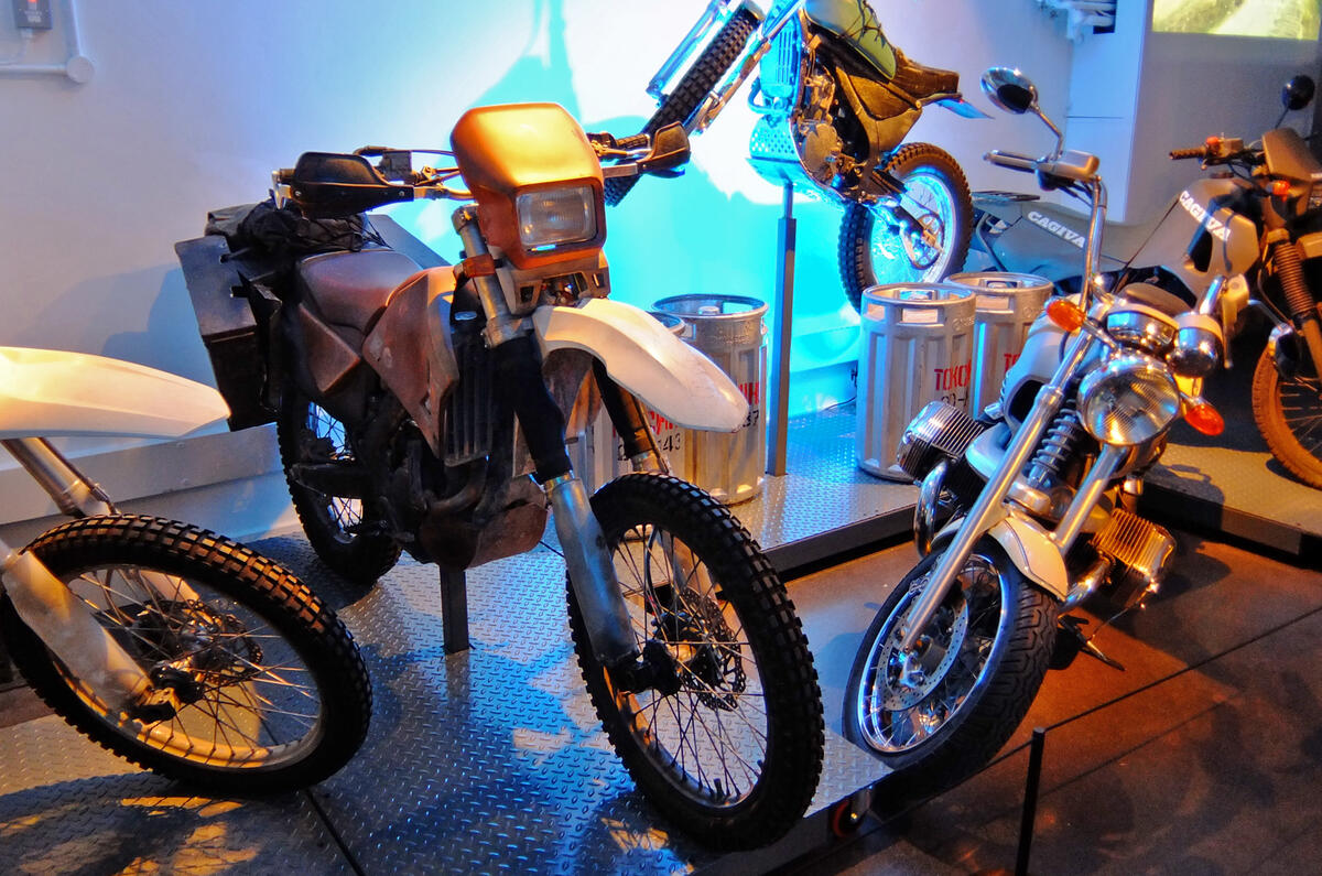 Bond in Motion - picture special