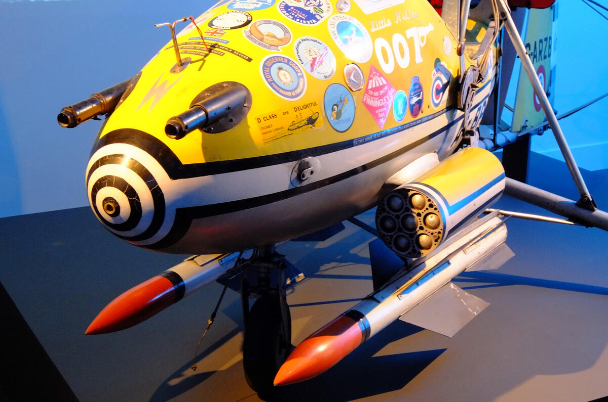 Bond in Motion - picture special