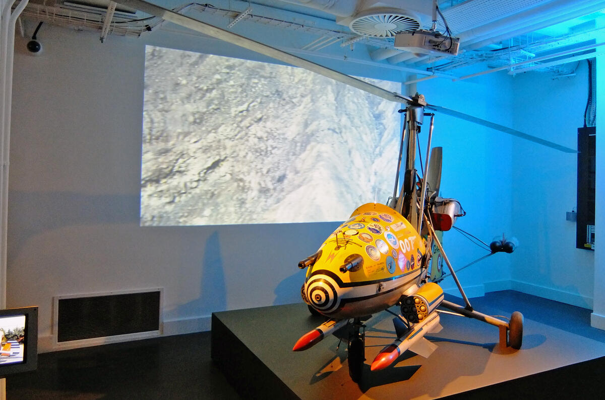 Bond in Motion - picture special