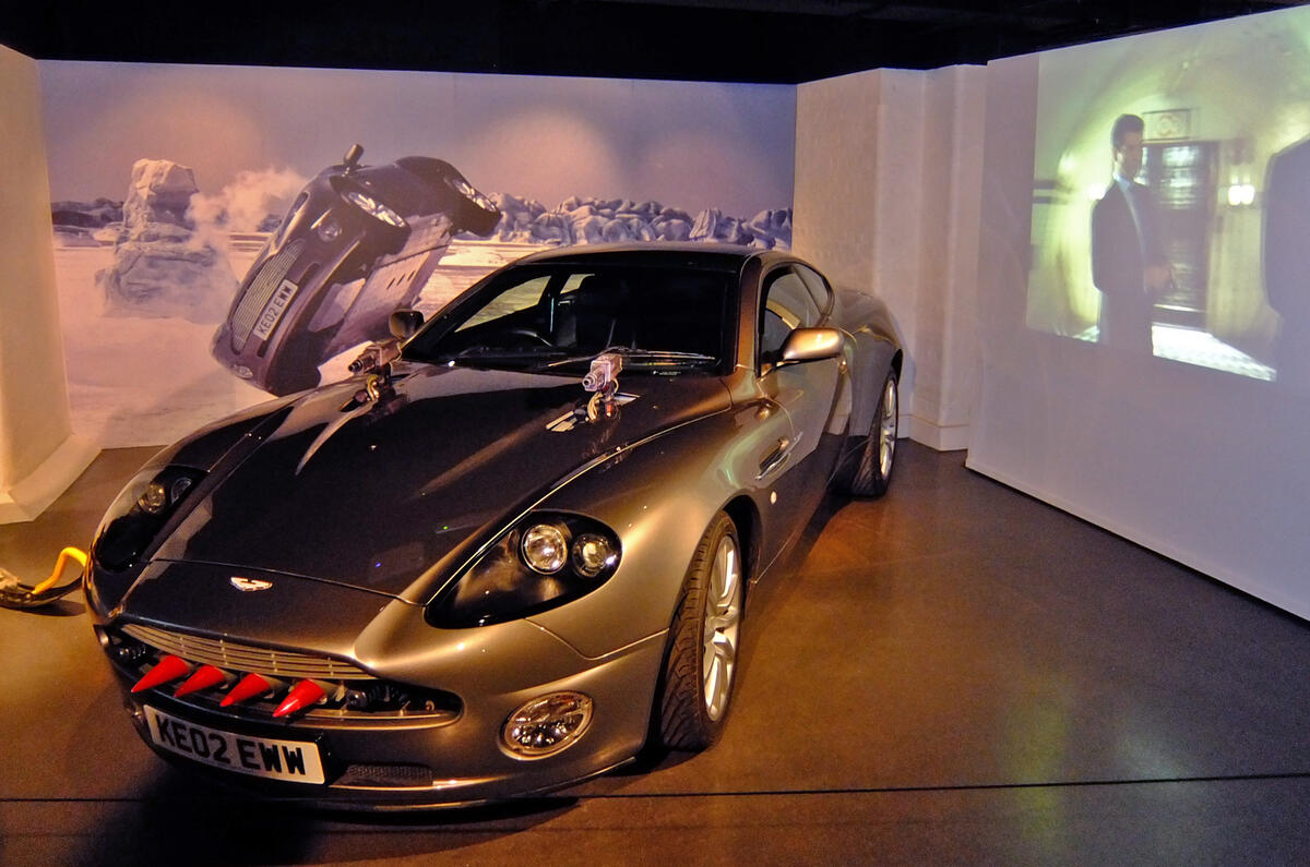 Bond in Motion - picture special