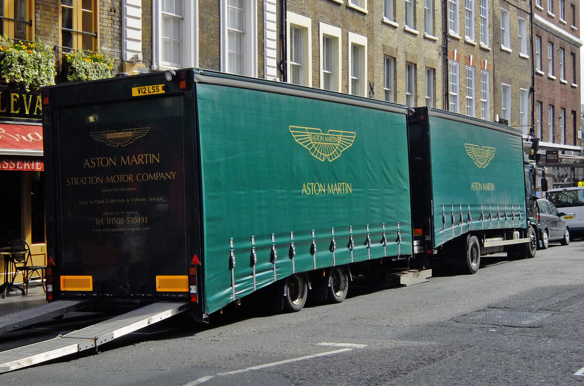 Bond in Motion - picture special