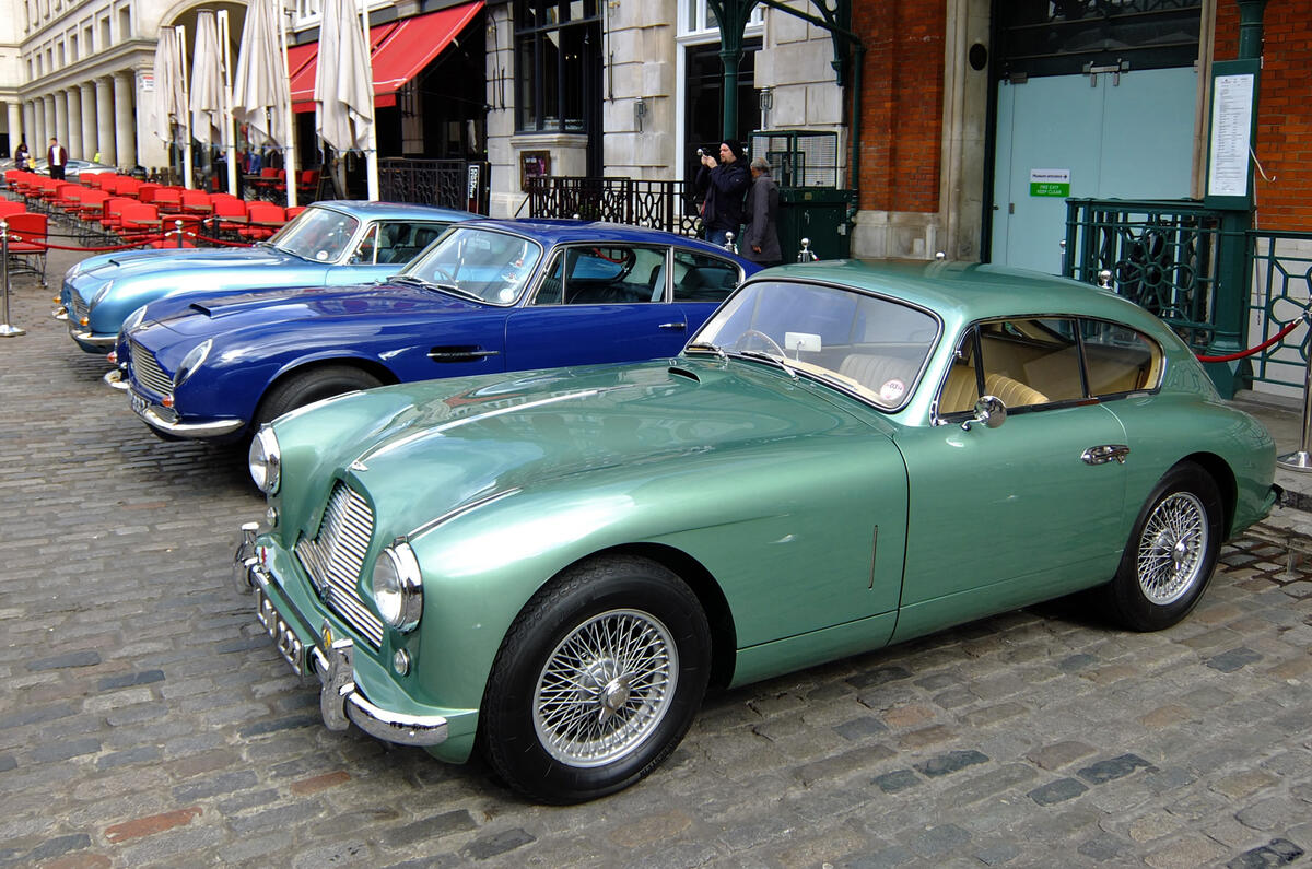 Bond in Motion - picture special