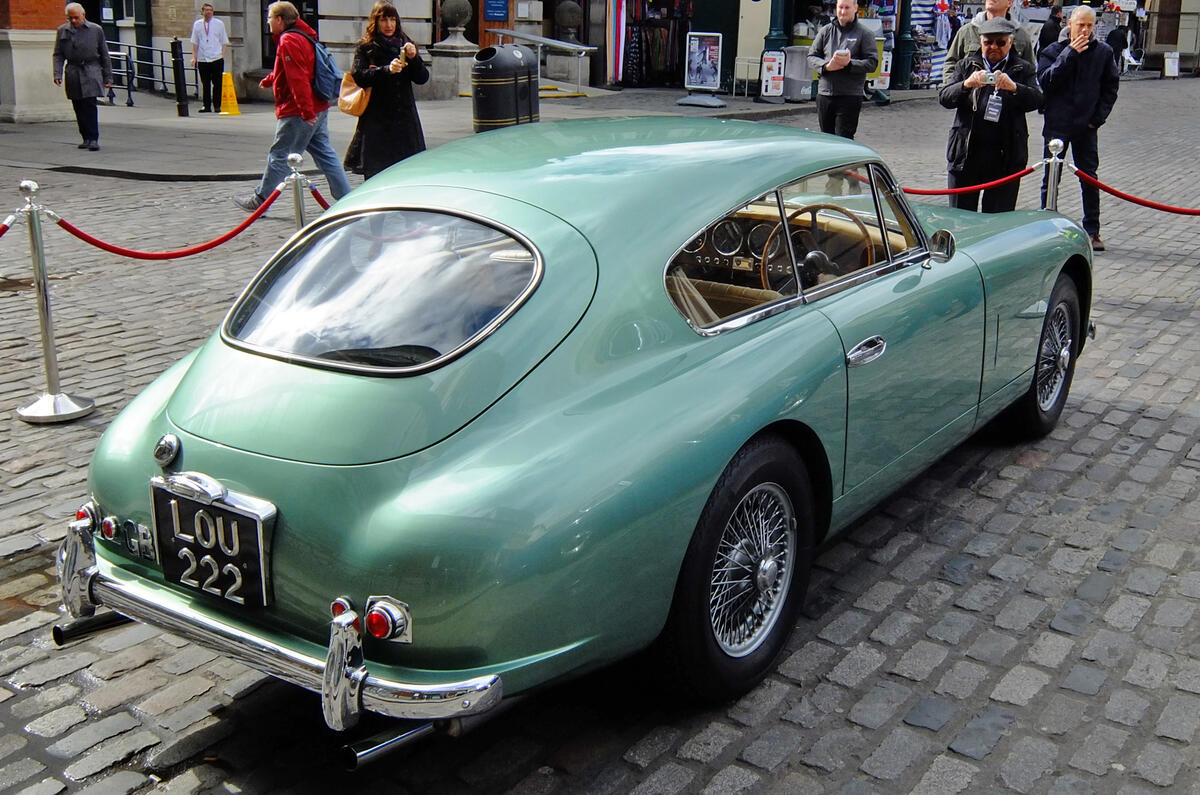 Bond in Motion - picture special