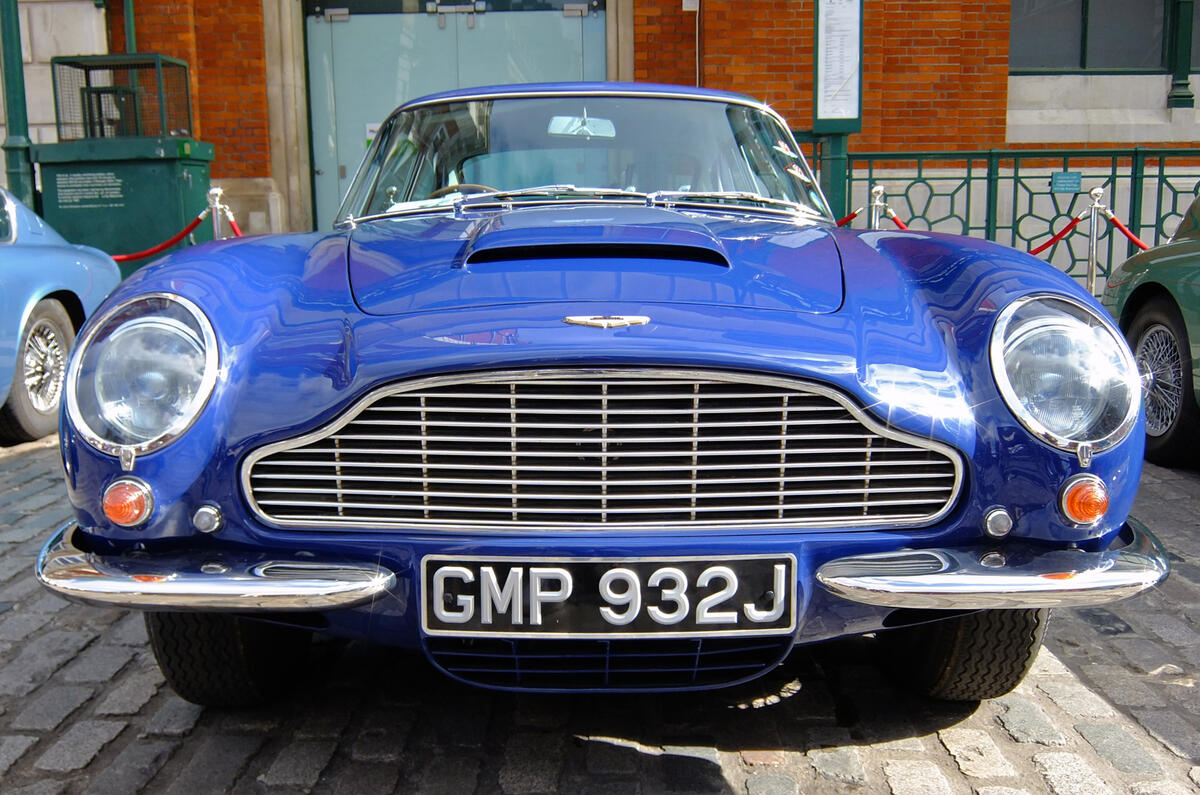 Bond in Motion - picture special