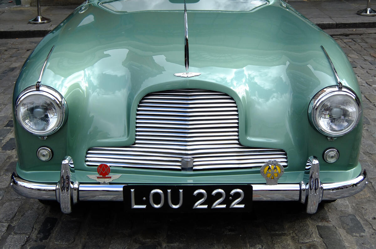 Bond in Motion - picture special