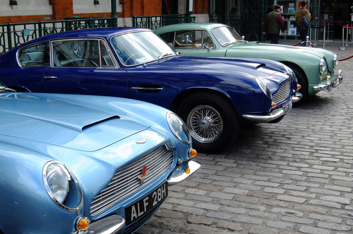 Bond in Motion - picture special