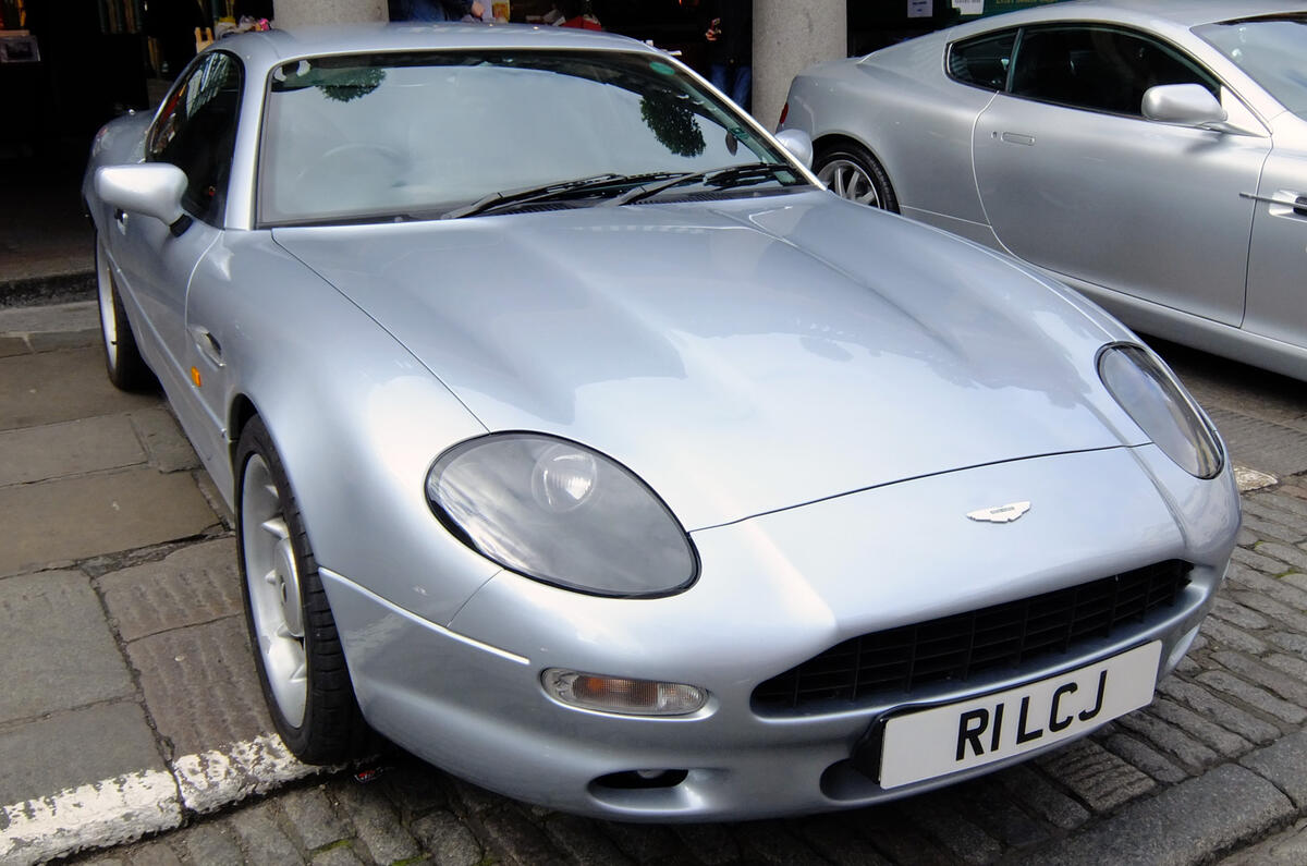 Bond in Motion - picture special