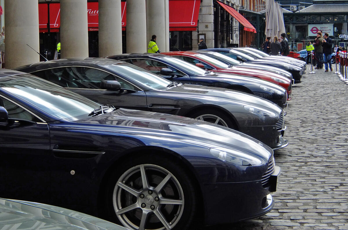 Bond in Motion - picture special