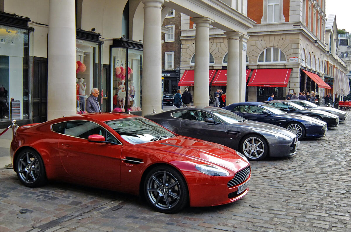 Bond in Motion - picture special