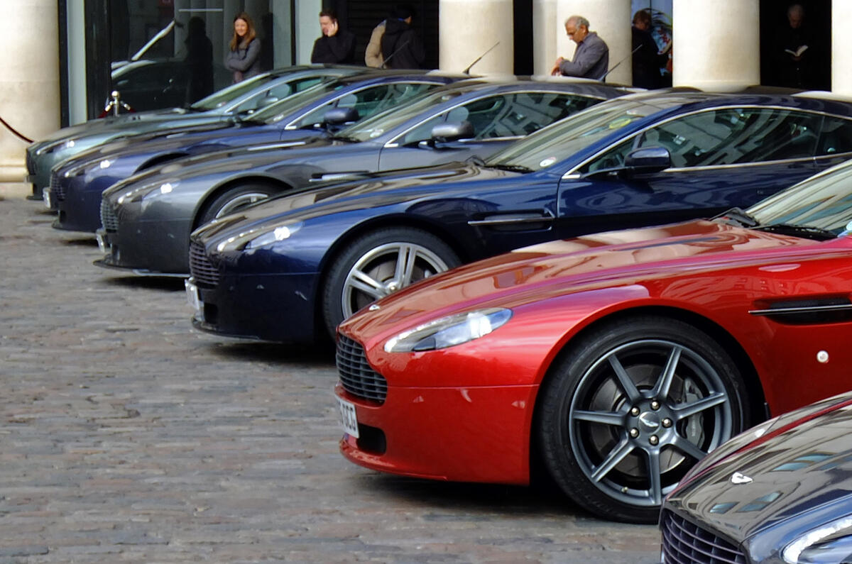 Bond in Motion - picture special