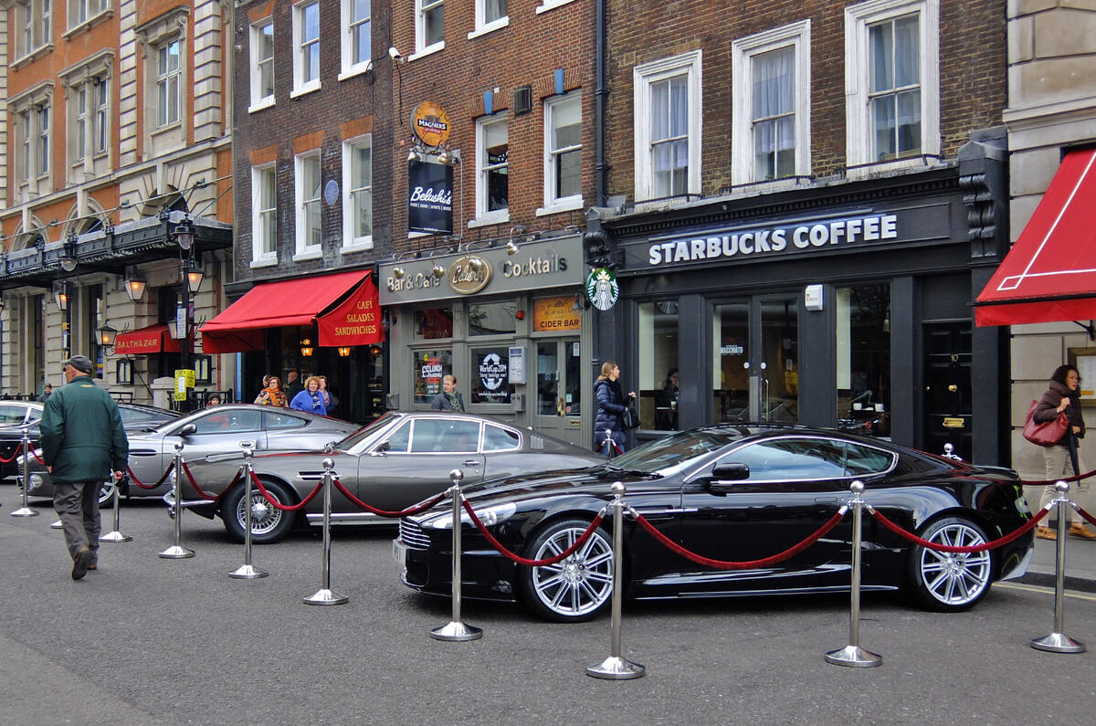 Bond in Motion - picture special