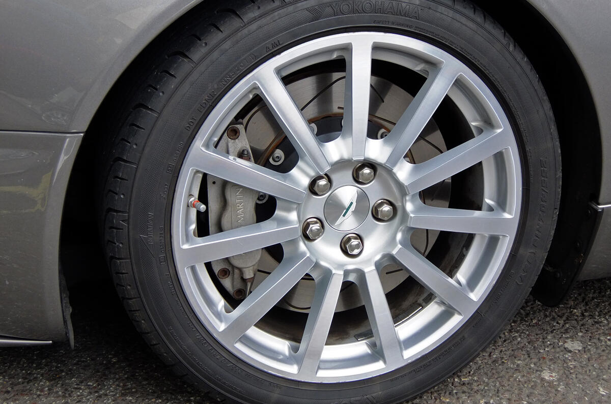 Bond in Motion - picture special