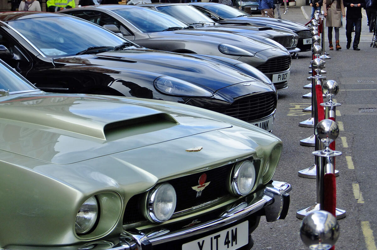 Bond in Motion - picture special