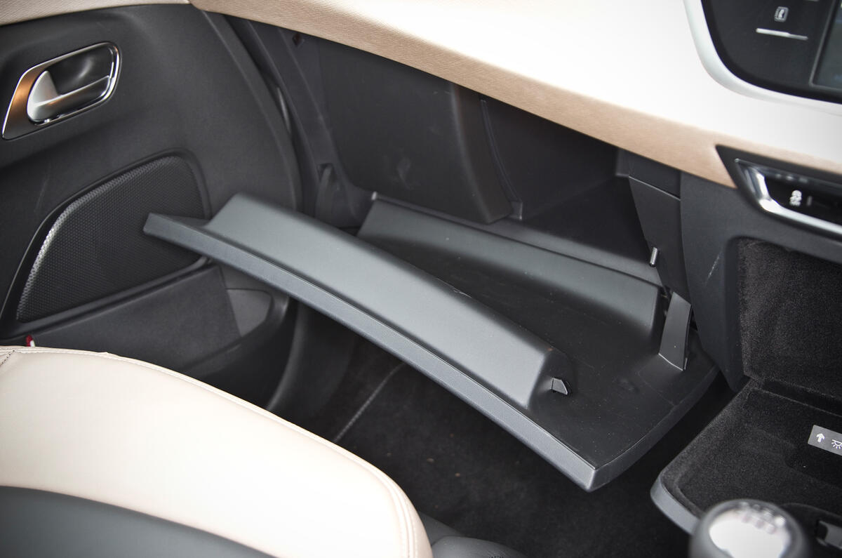 Citroën Grand C4 Picasso glovebox