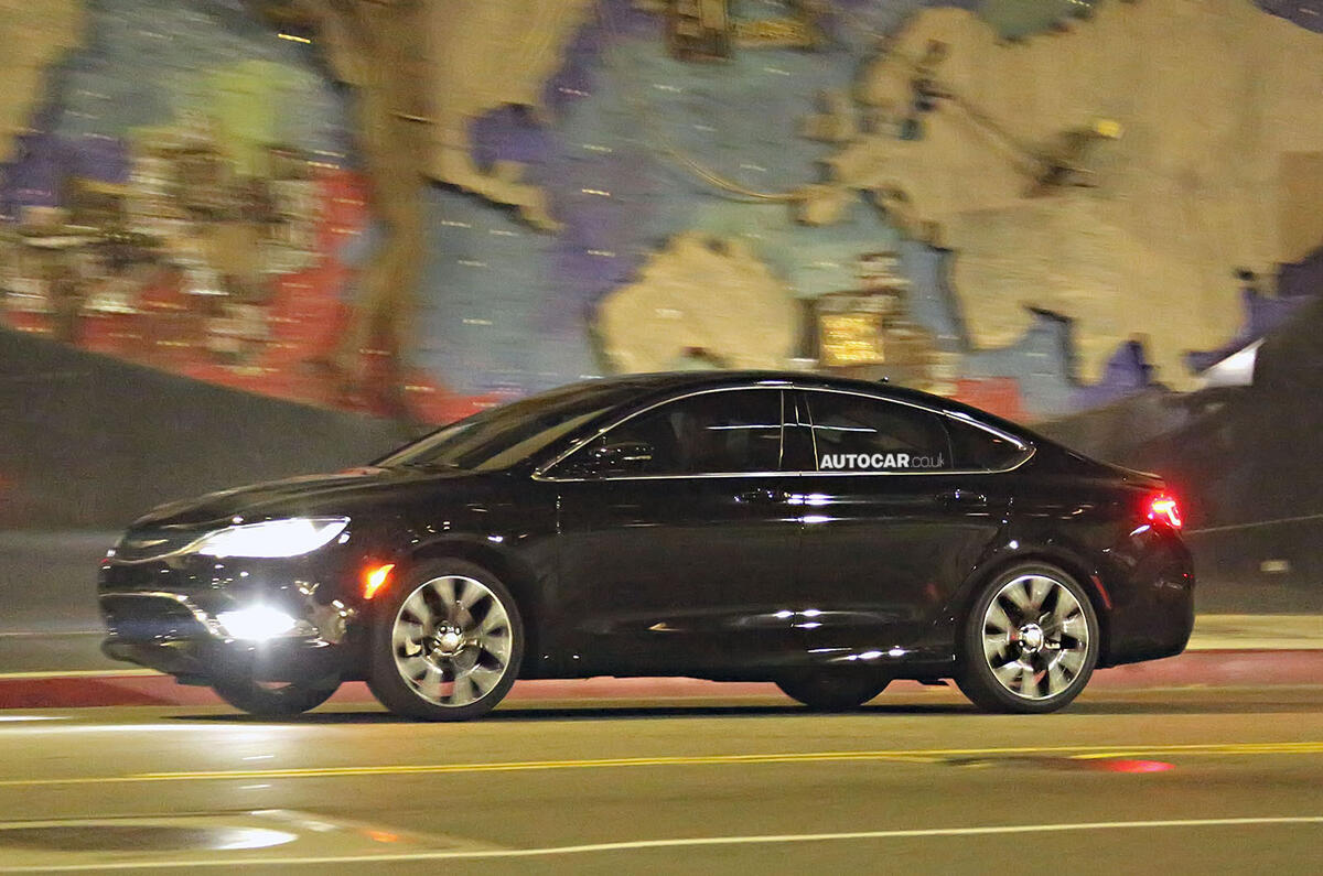 no title Chrysler 200 spotted - latest pictures