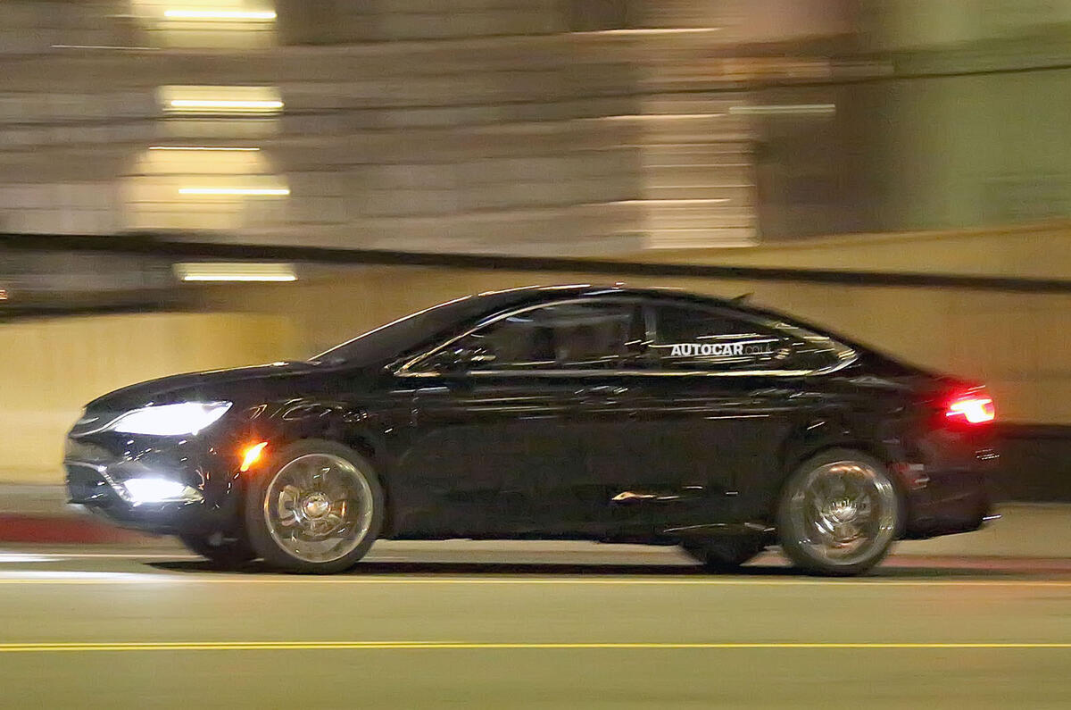 no title Chrysler 200 spotted - latest pictures