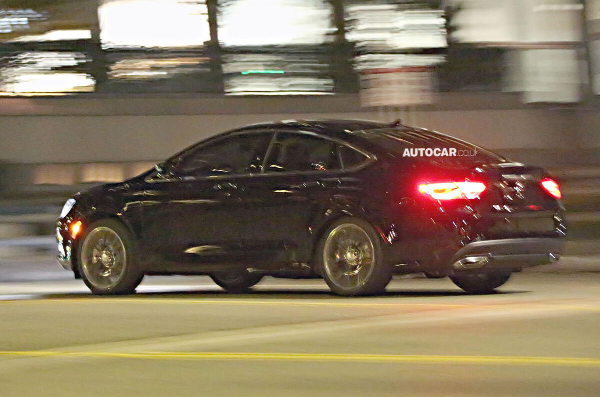no title Chrysler 200 spotted - latest pictures