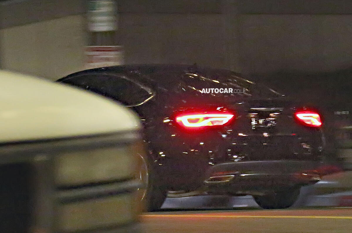 no title Chrysler 200 spotted - latest pictures