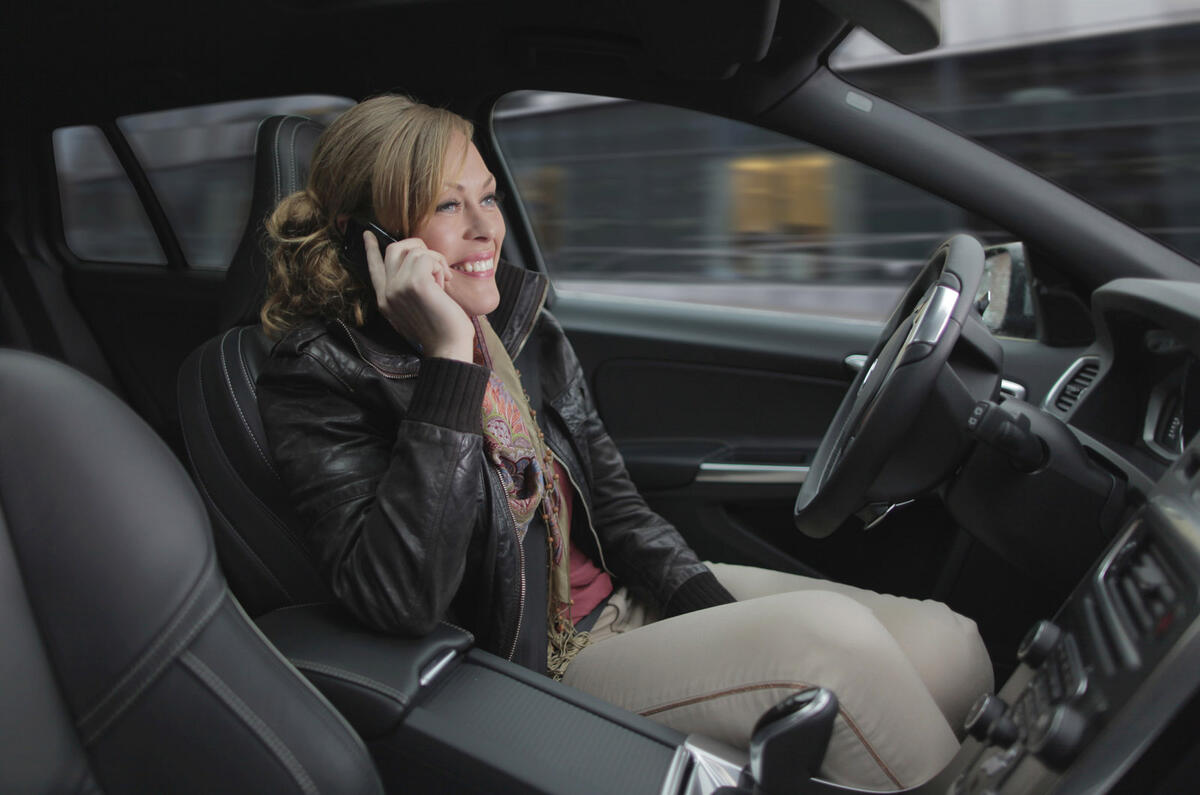 Britain to allow driverless cars on public roads from 2015