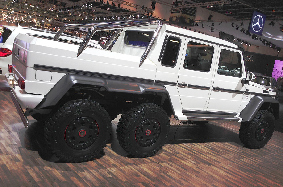 Dubai motor show 2013 show report and gallery