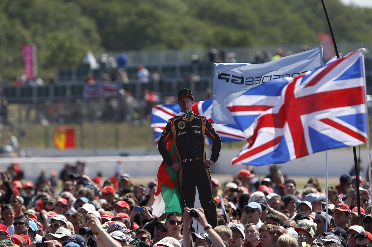 Nico Rosberg wins British Grand Prix amid tyre chaos