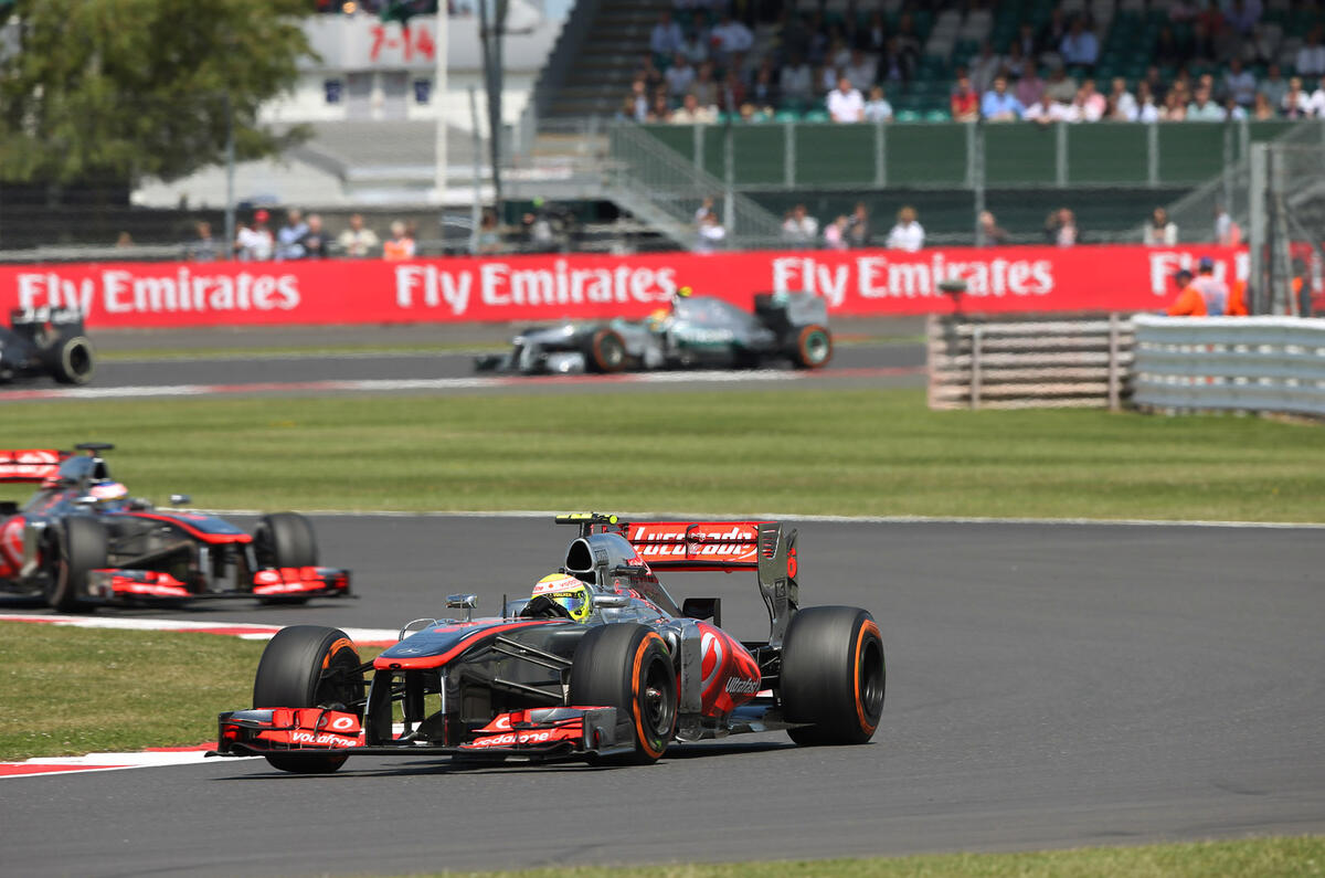 Nico Rosberg wins British Grand Prix amid tyre chaos