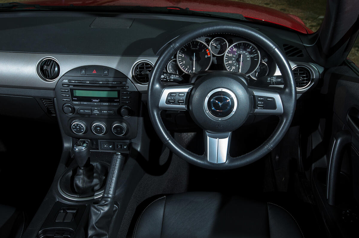 Mazda MX-5 dashboard