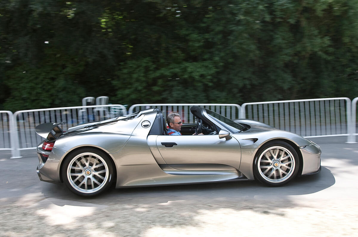 Porsche 918 Spyder: dynamic debut