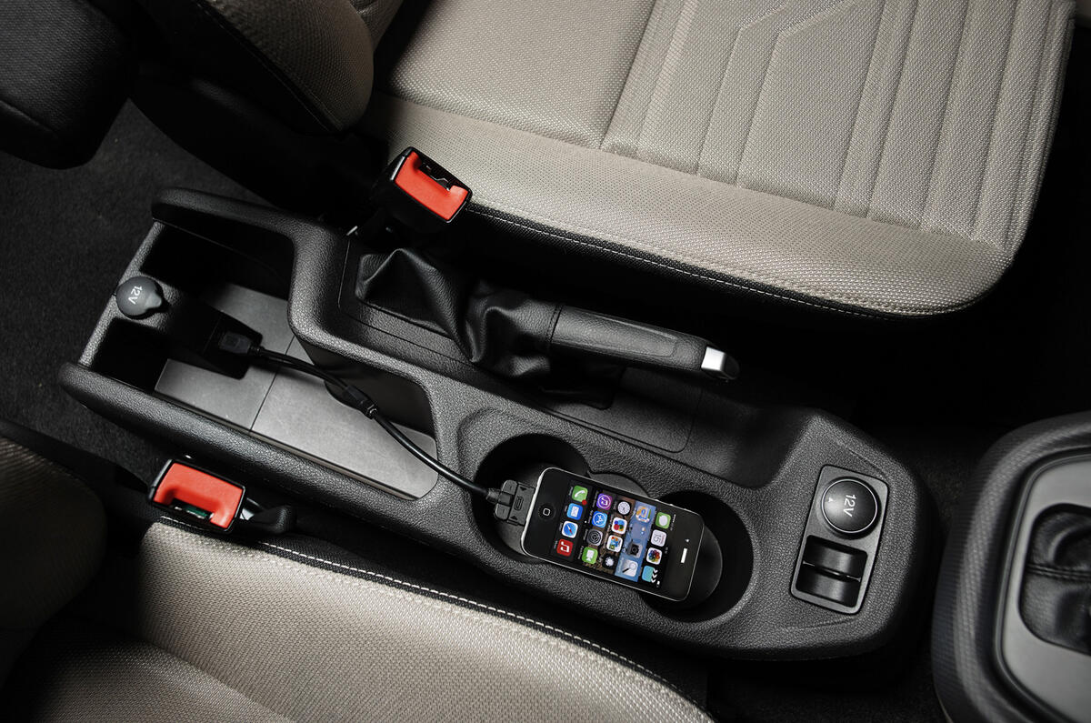 Ford Tourneo Connect centre console