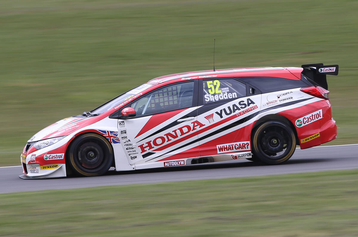 Shedden makes BTCC history in Honda Civic Tourer