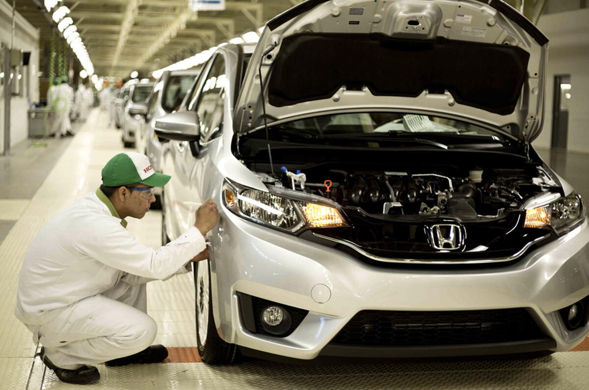 no title Quick news: Qashqai's five-star safety; Volvo V40 engines; 'widebody' Range Rove