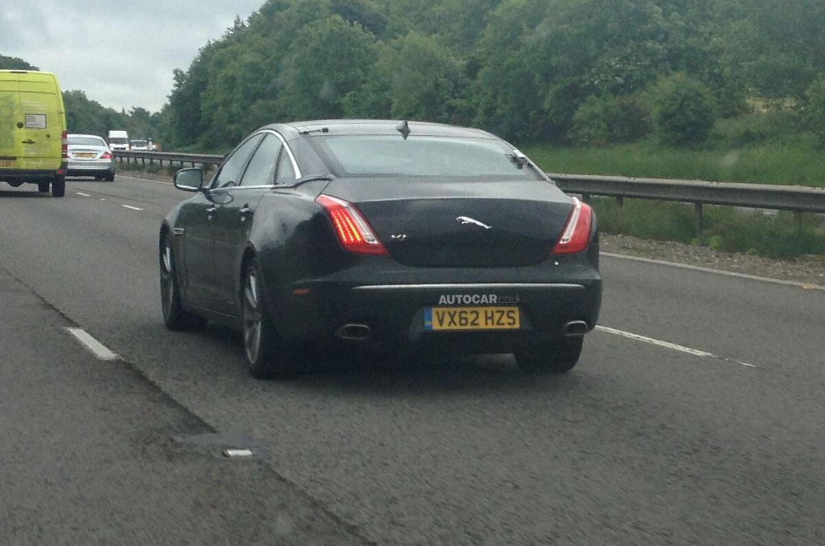 Next generation Jaguar XJ spotted testing