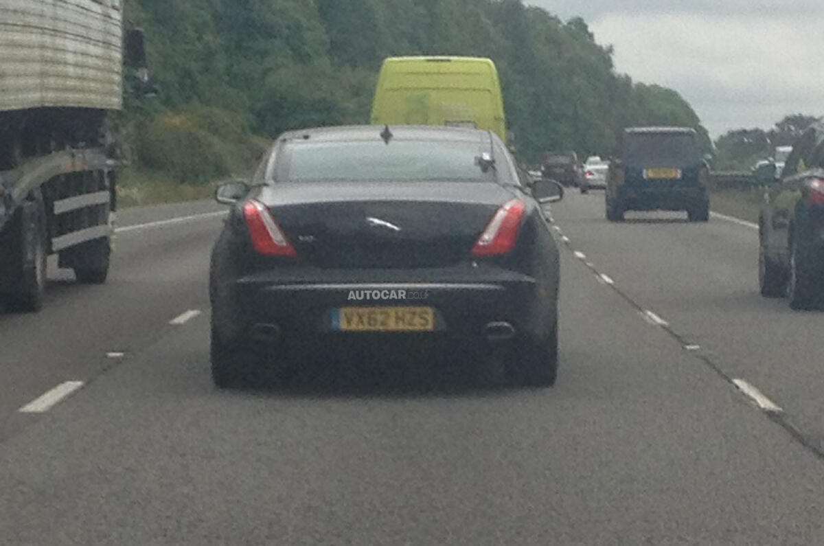 Next generation Jaguar XJ spotted testing