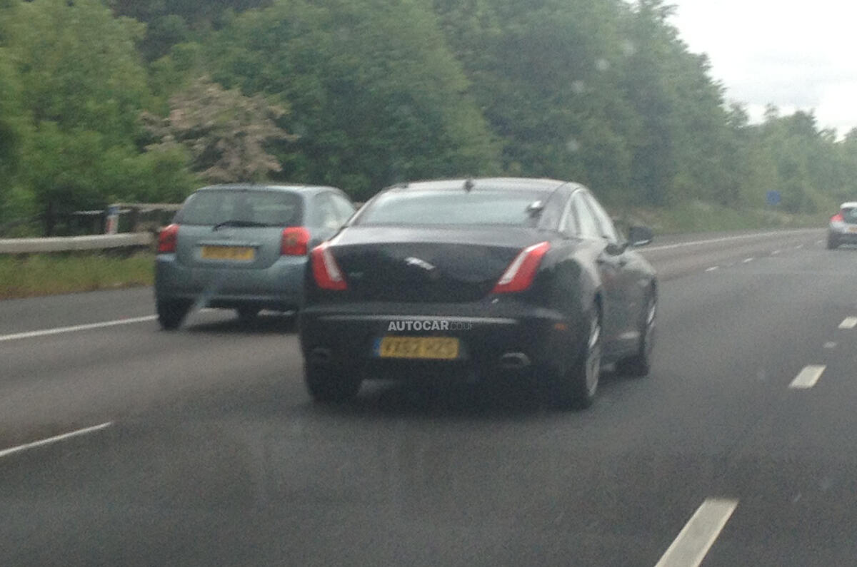 Next generation Jaguar XJ spotted testing